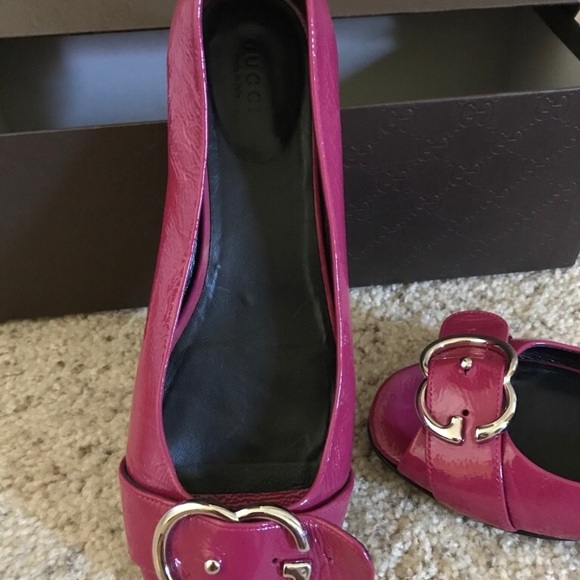 REDUCED Gucci Peep Toe Patent Flats - Picture 2 of 3